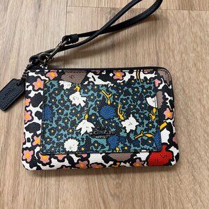 COACH Floral Wristlet EUC
